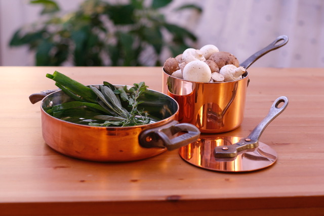 https://brooklyncoppercookware.com/wp-content/uploads/2020/01/Rondeau-with-sage-and-saucepan-with-mushrooms-for-end-of-coating-blog.jpeg